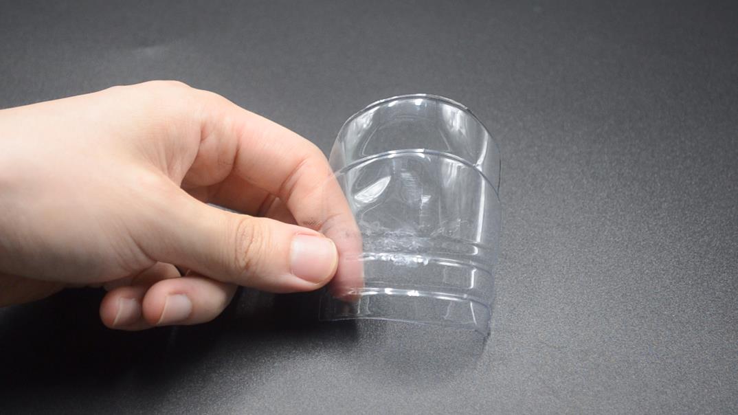 厨房里放个塑料瓶太厉害了，现在知道也为时不晚，尽早叮嘱家里人