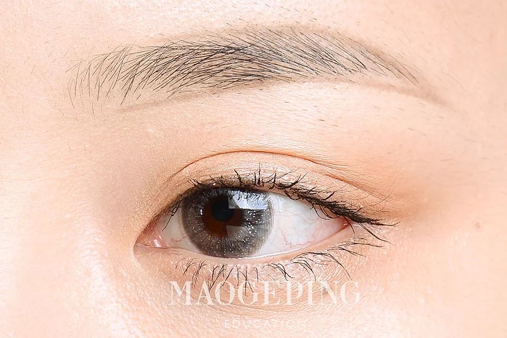 画眉教程自然眉拉丝眉笔 (新手画眉用细眉笔还是眉粉比较好)