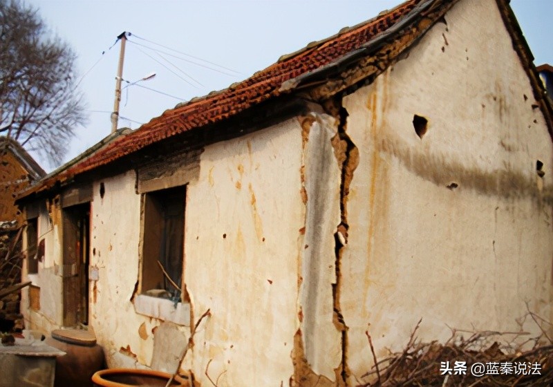 强拆是先报警还是拆的时候报警,遇强拆报警后可以继续拆除吗