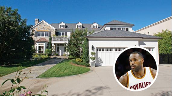 篮球明星詹姆斯的10款豪车 (乔丹詹姆斯车库对比)