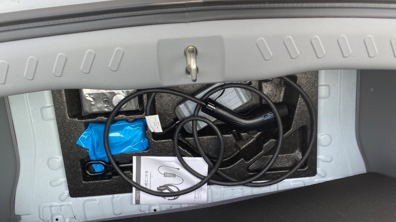 续航超400km欧拉白猫正式上市,欧拉白猫400公里真实续航