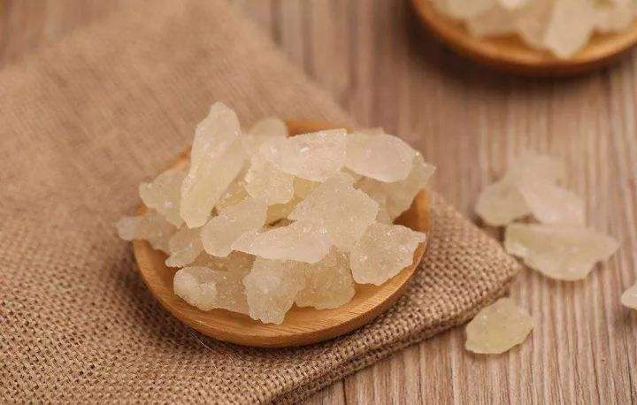 黄色和白色冰糖有什么区别,冰糖有什么功效