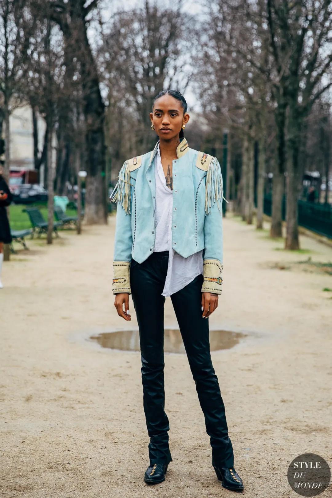 T恤穿腻了?想要时髦又遮肉,春夏白衬衫应该这么洗和这样穿