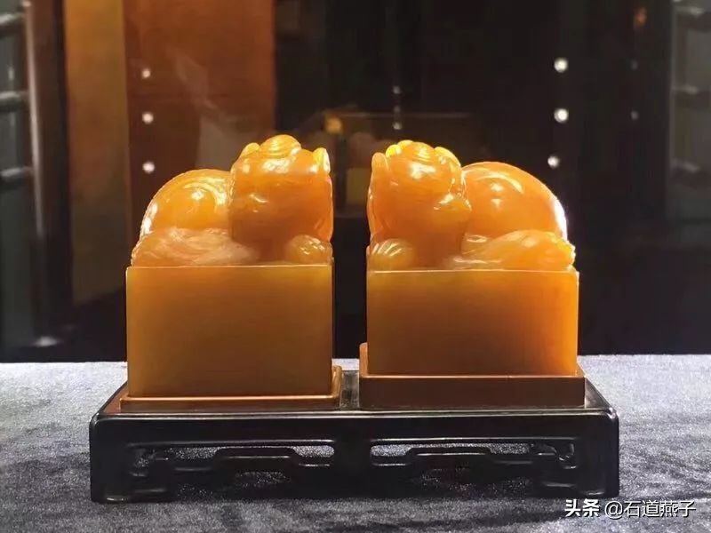 天价田黄石拍出史上最贵价格,田黄石每克3万真假田黄