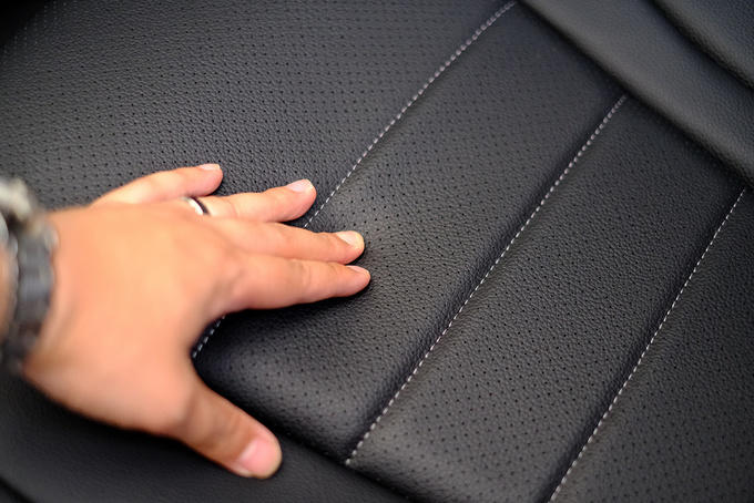 奔驰c级180落地多少钱,豪华奔驰180