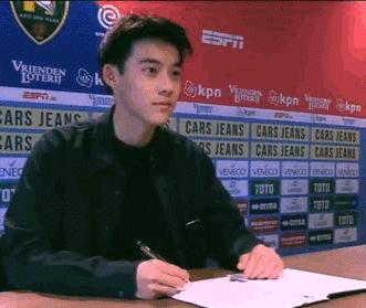 足球界陈冠希爆红,足坛中的陈冠希