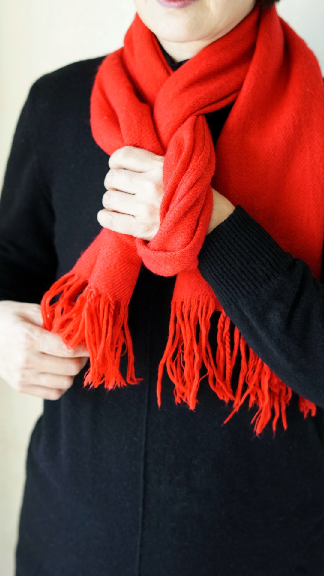 教你围巾系法显瘦搭配,韩式围巾的各种围法慢动作