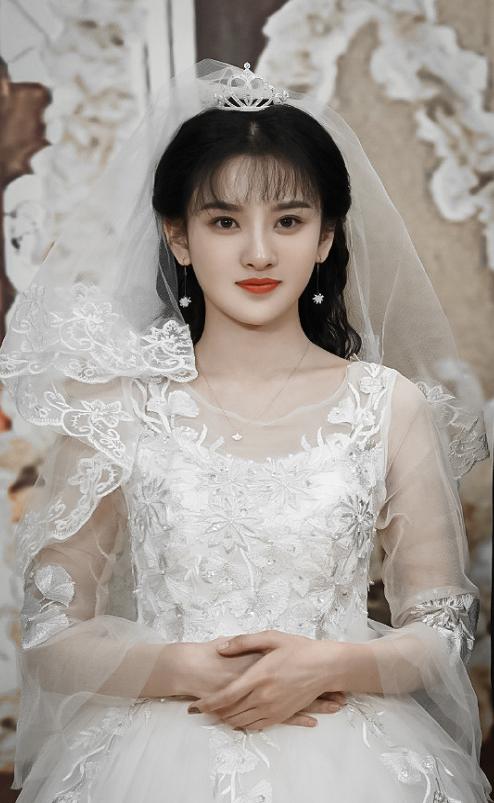 试问女生们，你们哪个能躲得了“婚纱的诱惑”呢？