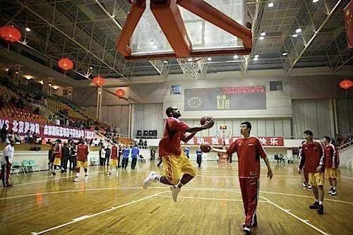 值得收藏的运动器材,运动场地免费开放