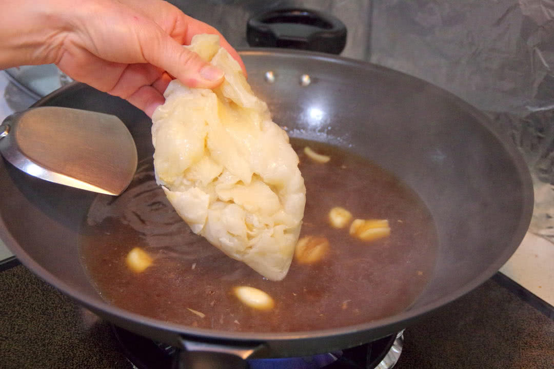 蚝油花菇焖花胶,正宗鲜炖花胶做法