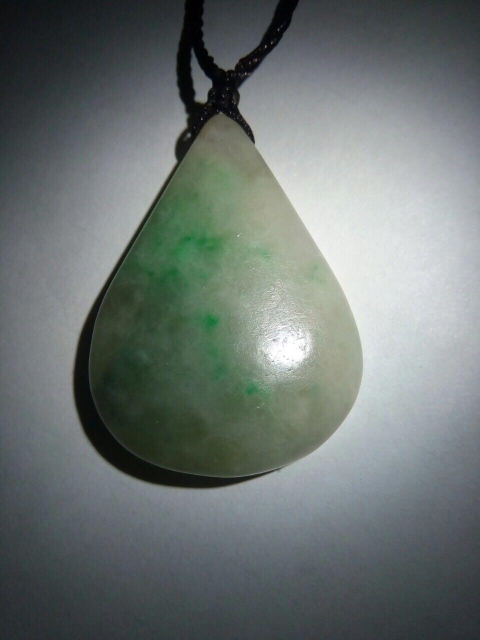 一般糯种翡翠原石切开没抛光图片,翡翠原石加工感觉掉包了