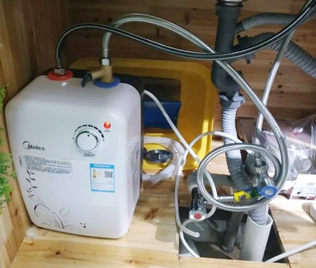 即热小厨宝与即热式水龙头哪个好,即热式水龙头和小厨宝哪个更好