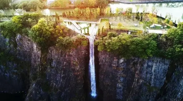 上海深坑酒店水下观景房视频,上海深坑酒店负17层建在水下