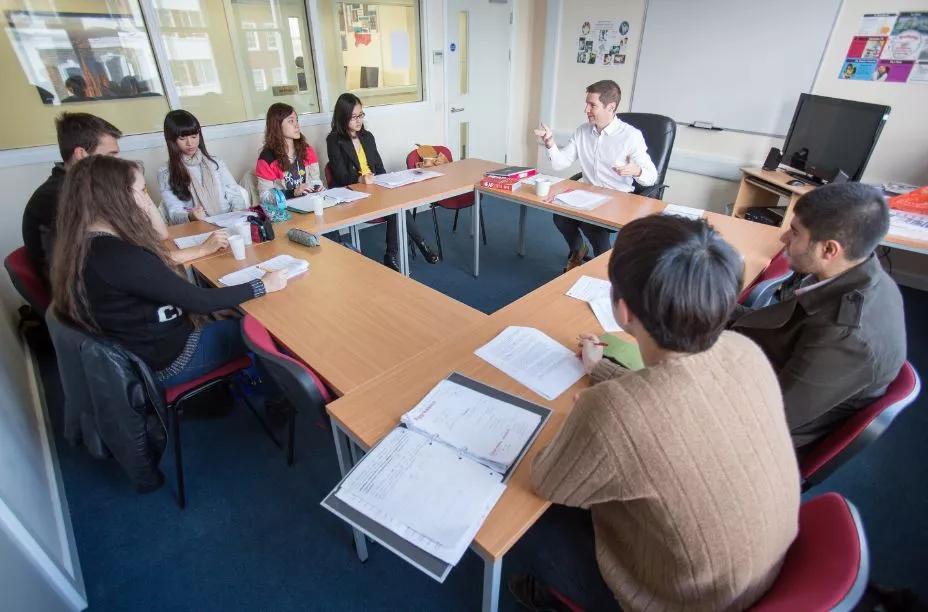 常春藤名校毕业生,70%的学生进入高职