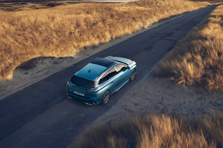 公认最漂亮的旅行车，标致全新308SW来了，网友：千万别国产！