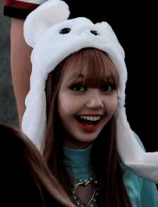 lisa穿什么鞋,人间芭比lisaattention