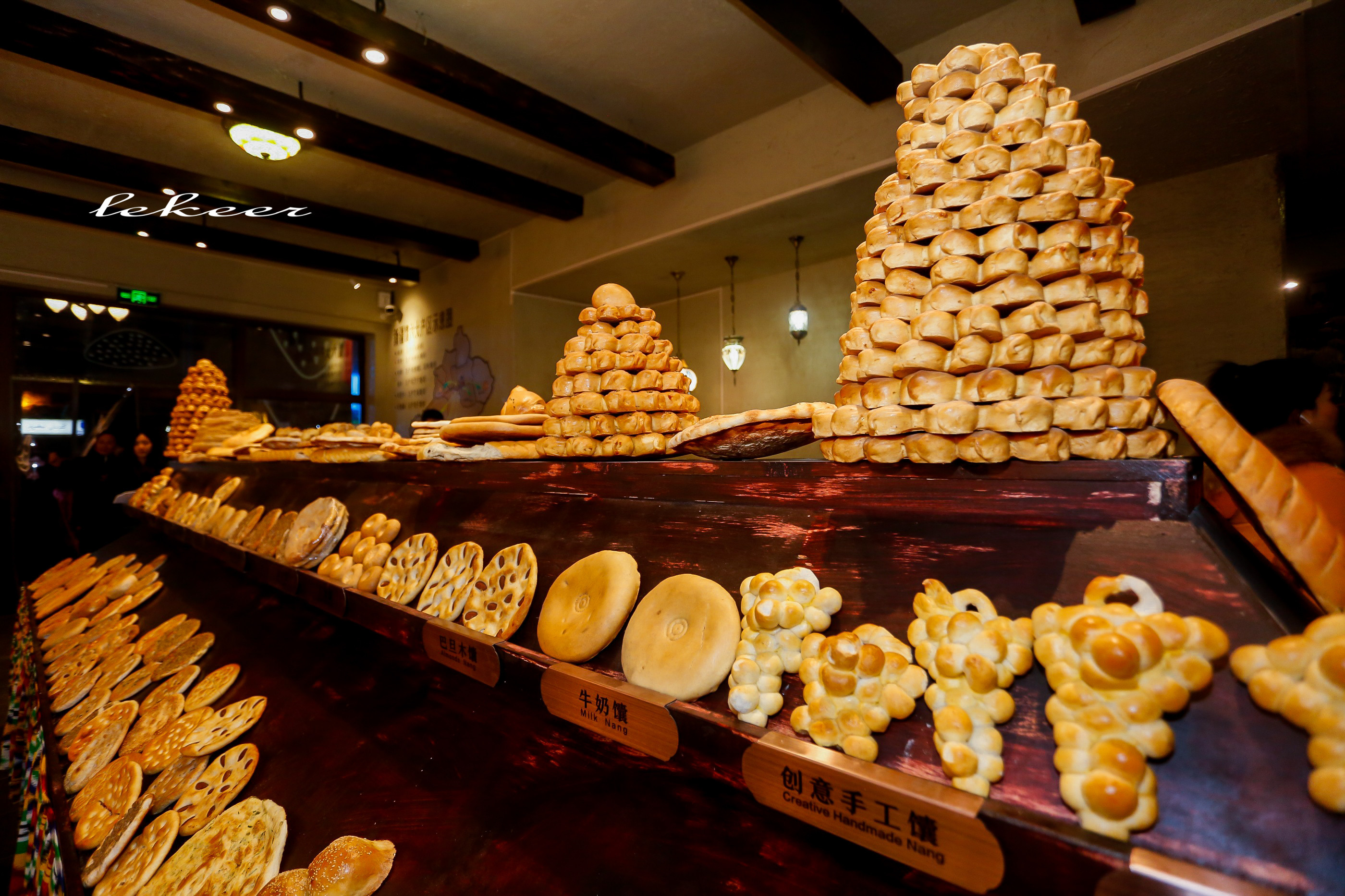 以成都人发誓冬季的乌市体感远比成都舒服而且美食美女也巨多