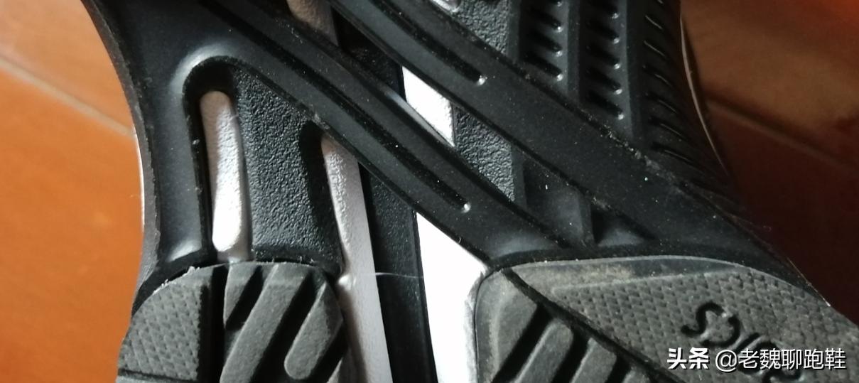 浠庨樋杩揪鏂埌moncler,闃胯开杈炬柉鍜屼簹鐟熷＋璺戞