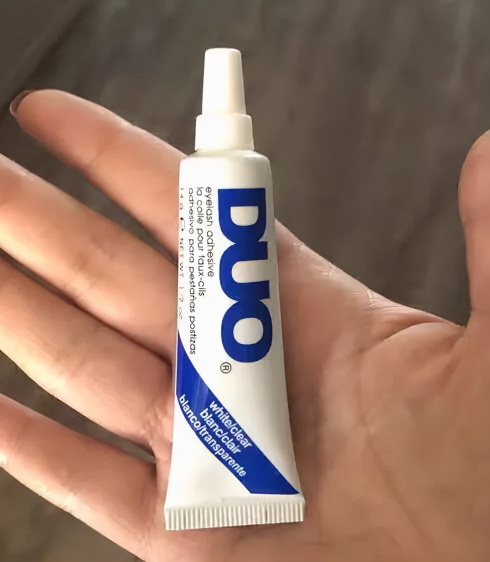 新手vs老手化妆,化妆用假睫毛胶水哪款好