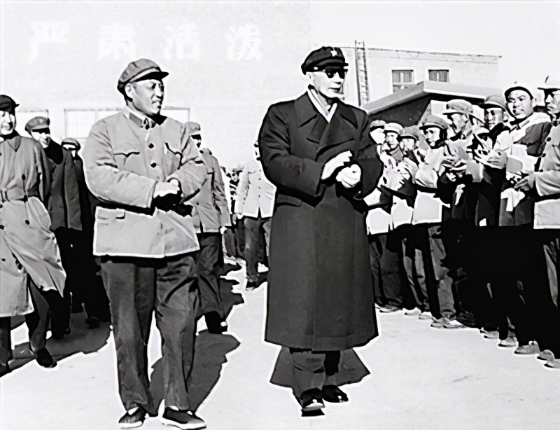 *荣臻聂**夫人张瑞华，为国40年没升职，独女成新中国第一位女中将