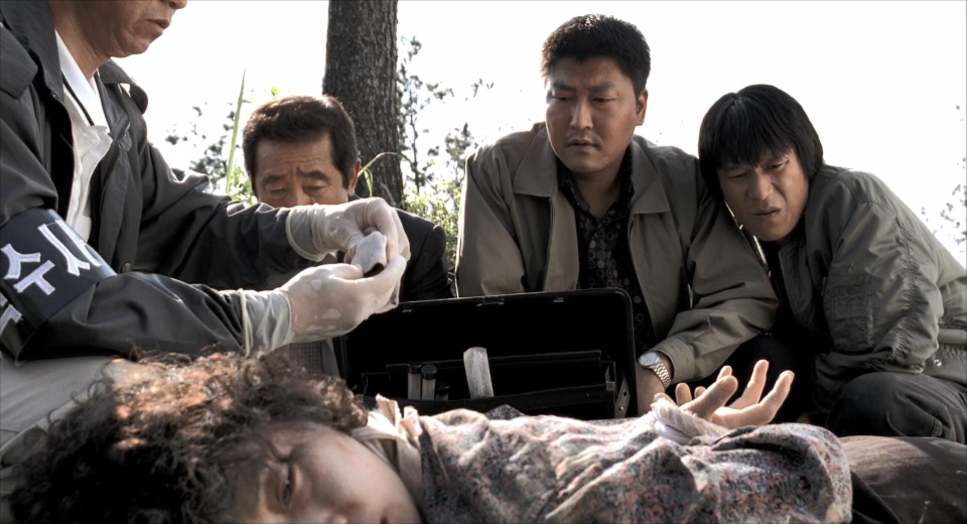 观影：5年里10名女子受害，仅1人幸存，良心警察被逼成*力暴**狂