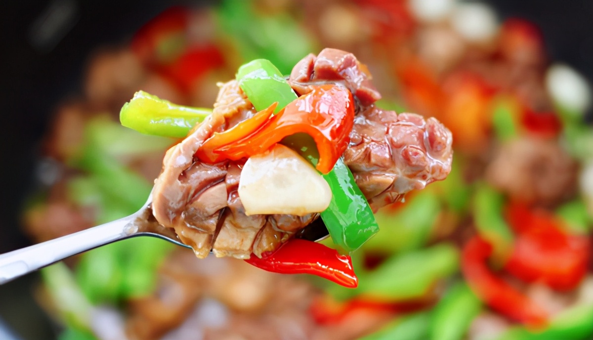 鸡身上“软黄金”，识货的人抢着买，肉贩子偷偷留着吃