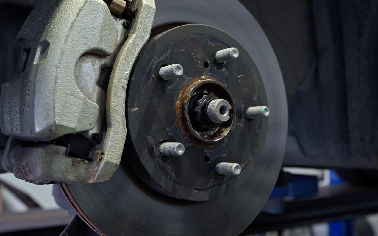 丰田双擎混动开不坏,2022丰田雷凌双擎1.8he-cvt进取版