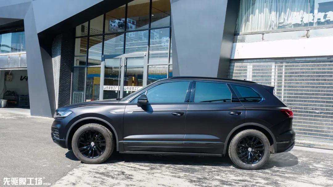 新款途锐漆面保护膜隐形车衣施工,途锐威固隔热膜