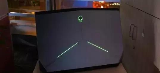 去实体店买笔记本电脑会被坑吗,买笔记本电脑去实体店还是网购