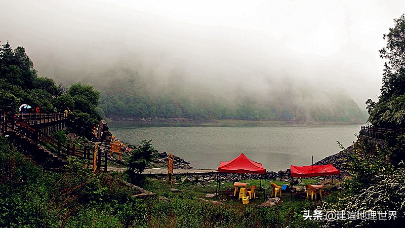 中国有几个地方有天池,天池有哪几个景点