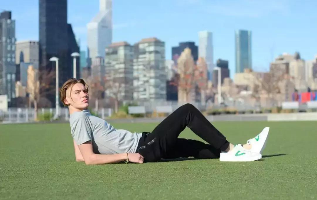 看男生第一眼会看穿搭,看男人的鞋子看品味