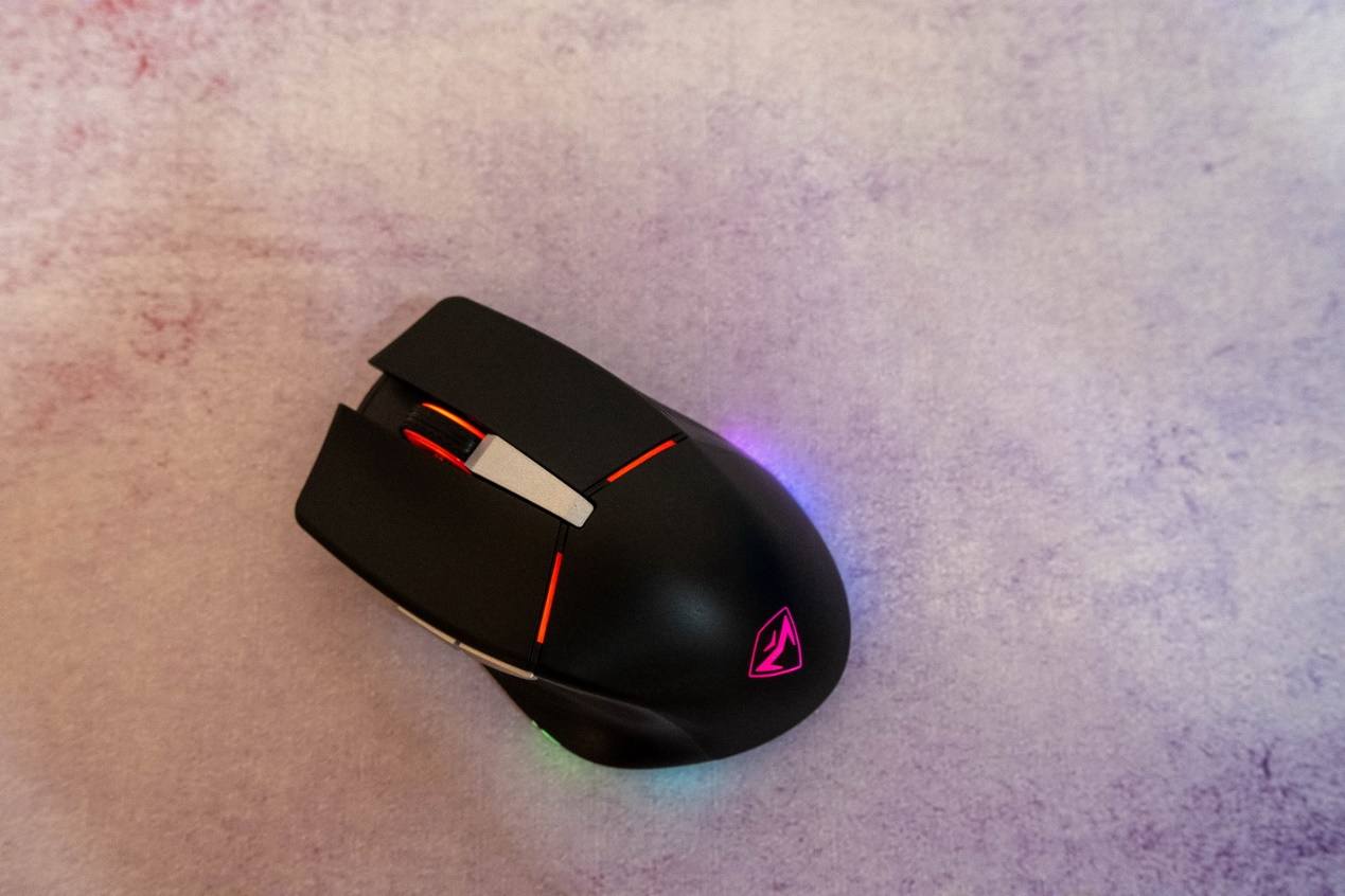 款款优秀，组合起来吃鸡更轻松，机械师游戏套装体验