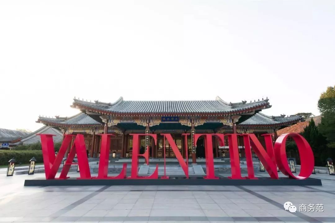 Valentino第一次中国办高定秀,张艺兴来捧场,杜鹃压轴气质绝了