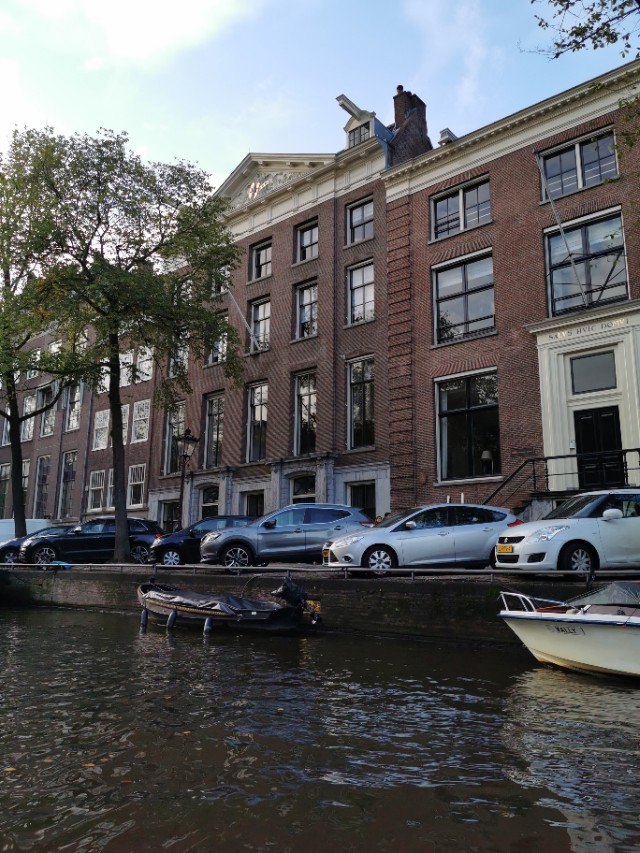 *麻大**味浓的街道，蜂拥的游客—欧洲之旅（五）