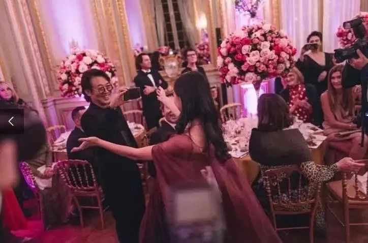 李连杰近照曝光看起来像80岁老人,李连杰显老视频