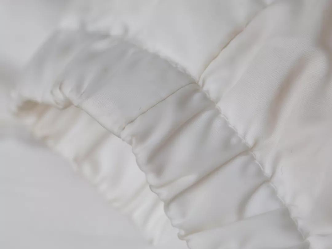 羽绒服脏了直接用毛巾擦可以吗,白色羽绒服特别脏干洗店能搞定吗