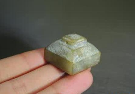 和氏璧长什么样又是怎么做的,和氏璧是怎样的形状