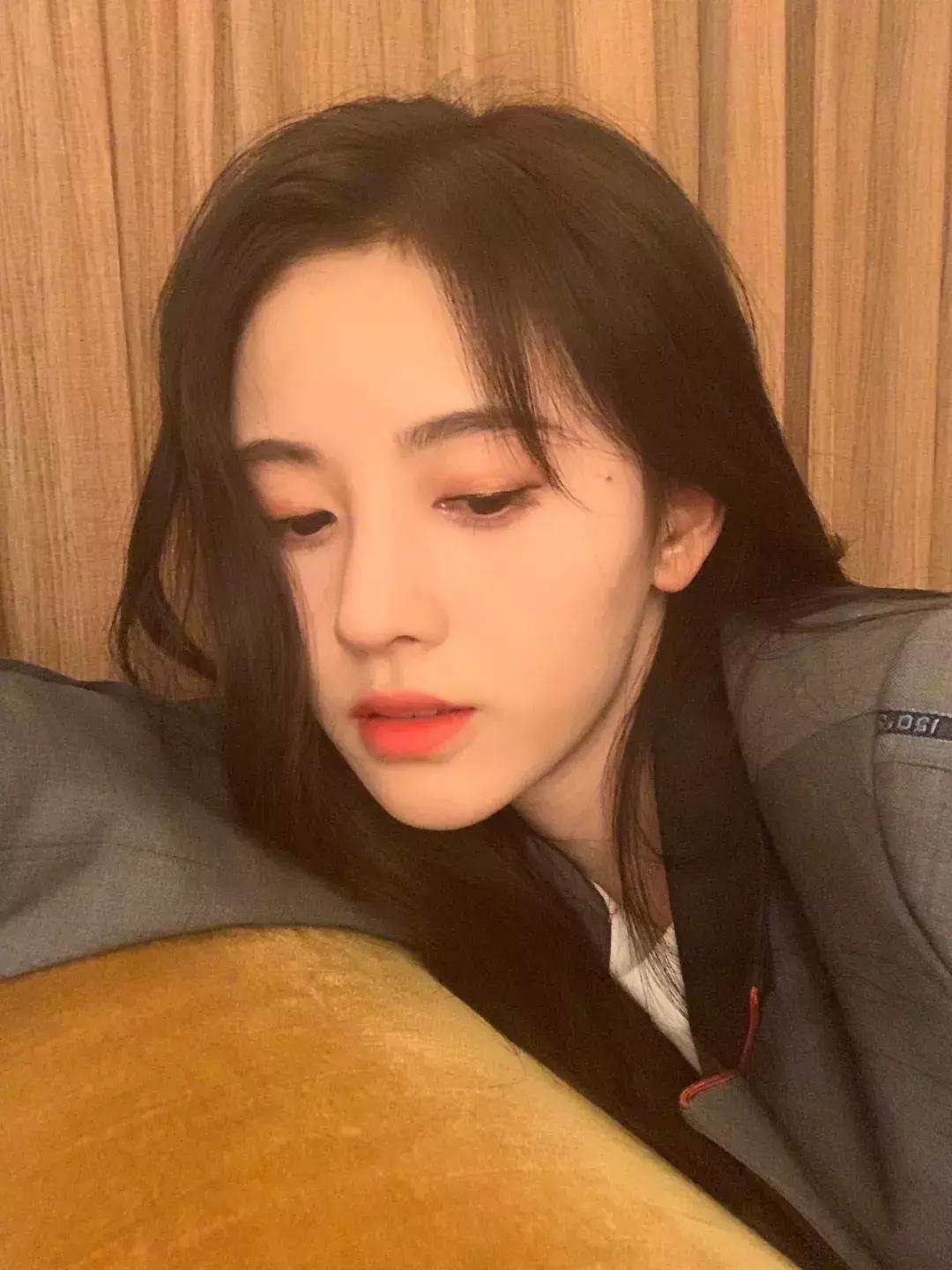 最火的拍照姿势模板,最全创意拍照法