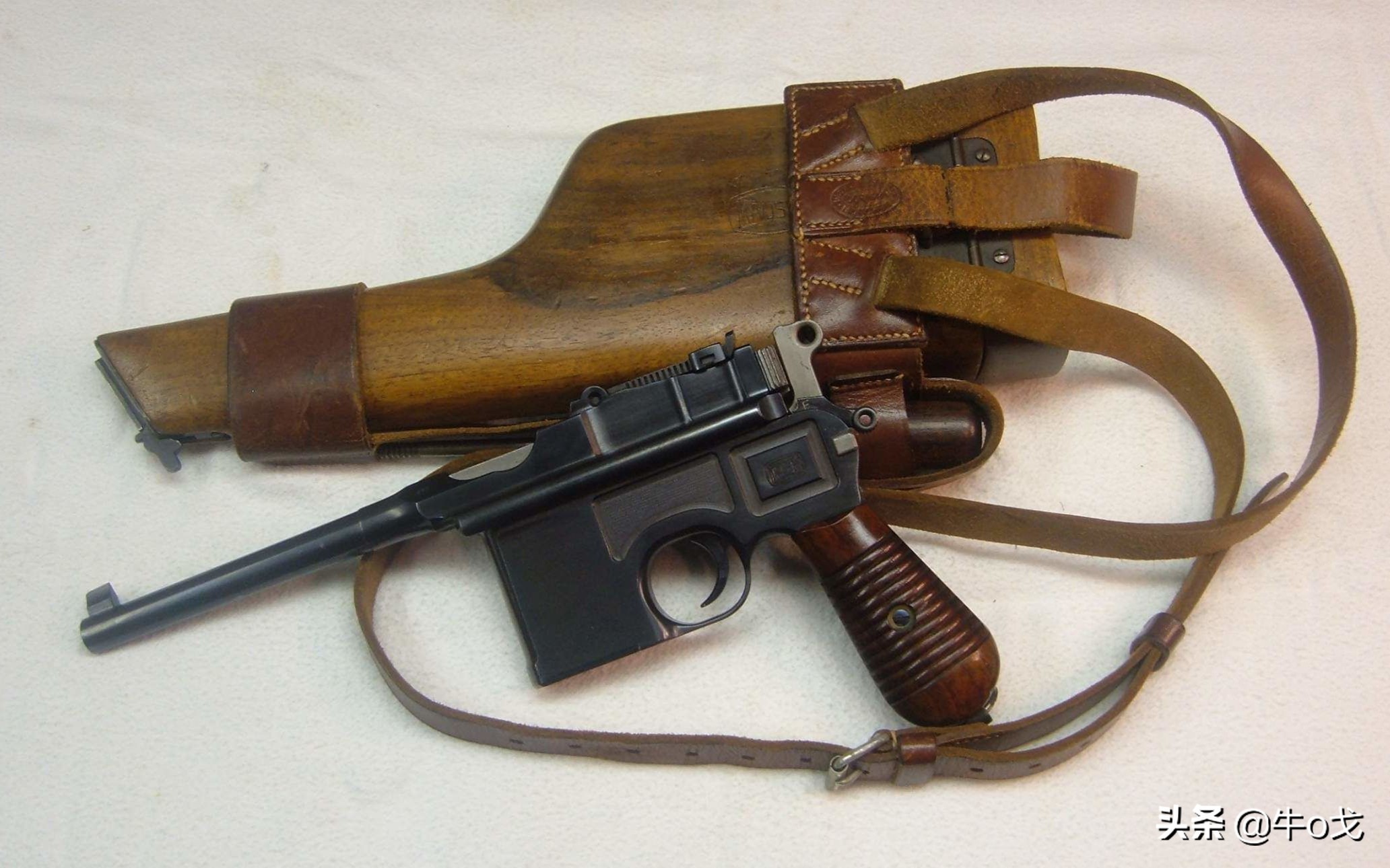 驳壳枪木质枪套玩具,驳壳枪和牛皮枪套的合体叫什么