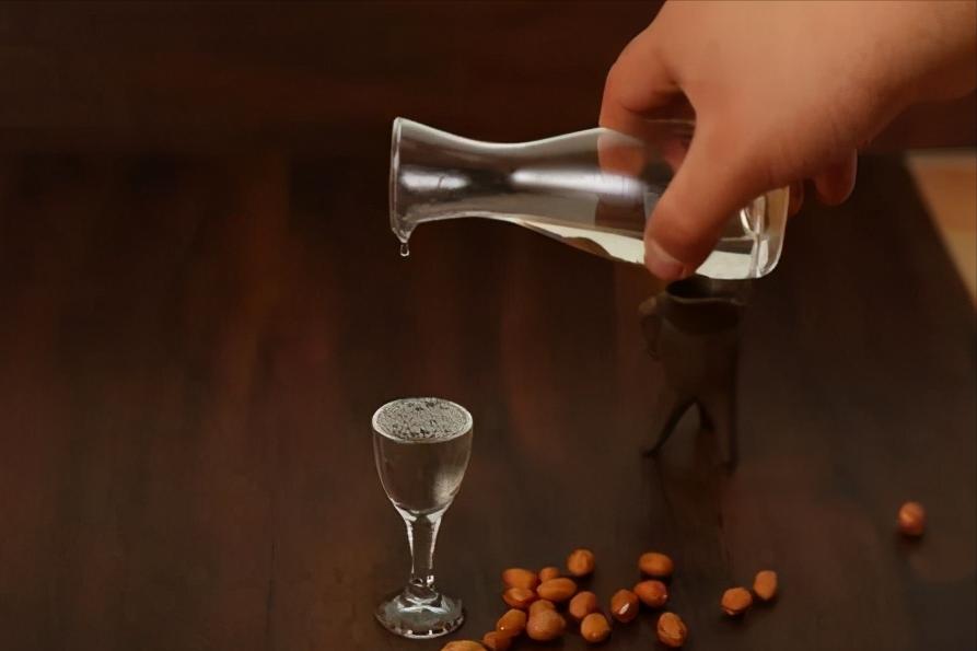 白酒酒水销售新思路和方法,营销酒水技巧和话术酒吧