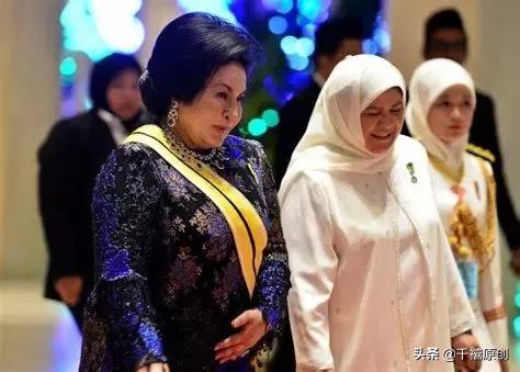 范冰冰佩戴千万宝石项链,马来西亚范冰冰服装