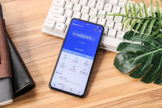 一个深度手游玩家的iQOO3一周使用体验：买就对了！