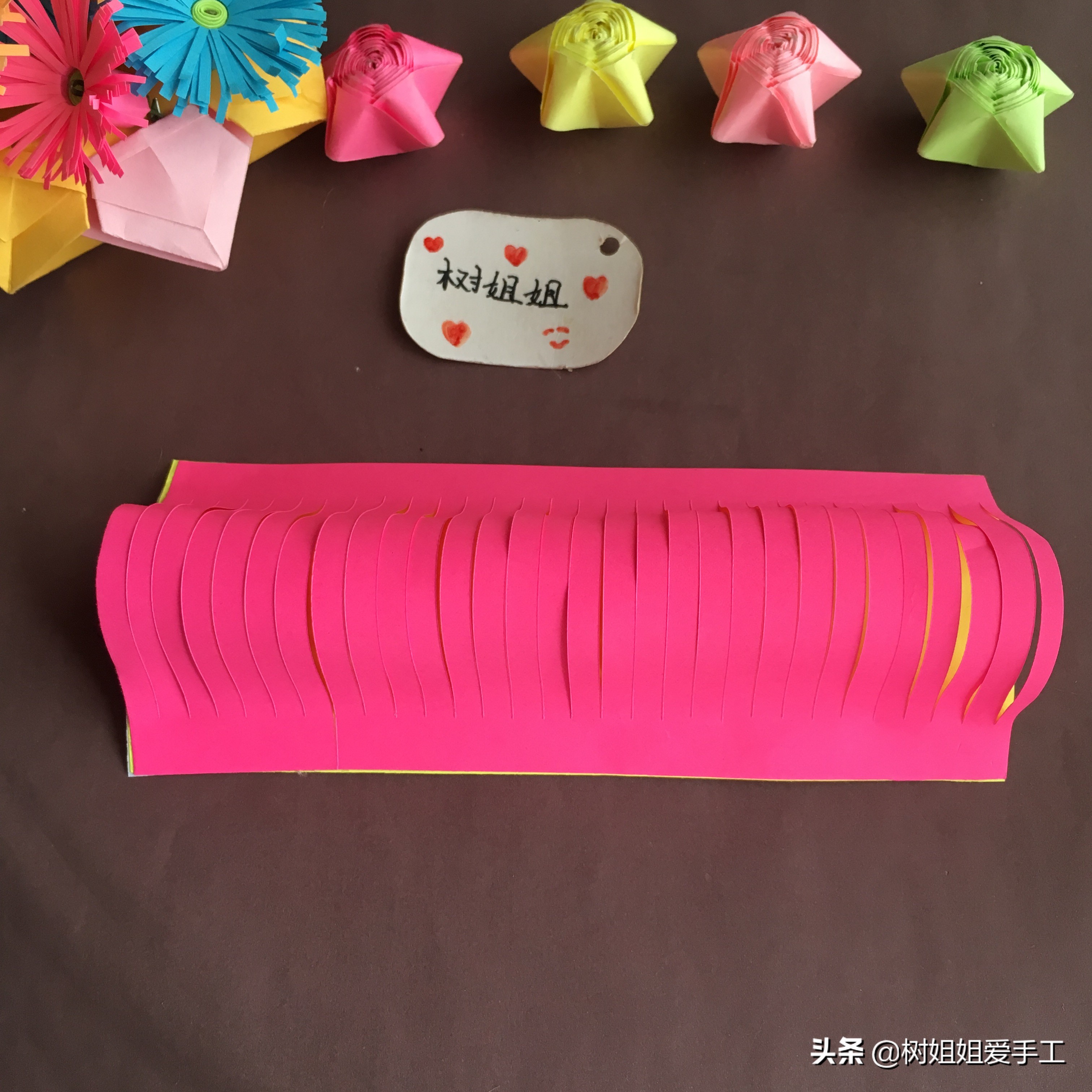 怎么用红色的折纸折出来一个灯笼,兔年折纸灯笼最新款简单又好玩