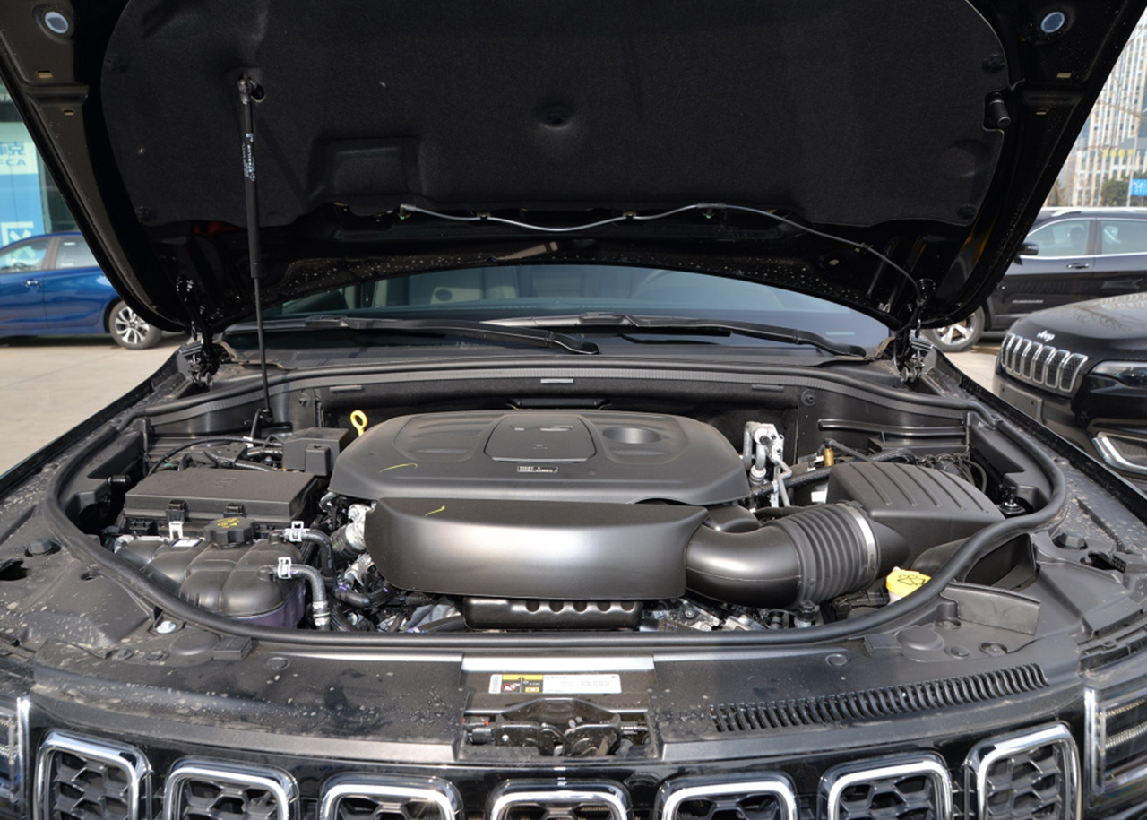 2019年全新jeep切诺基,2023款jeep大切诺基空气悬架