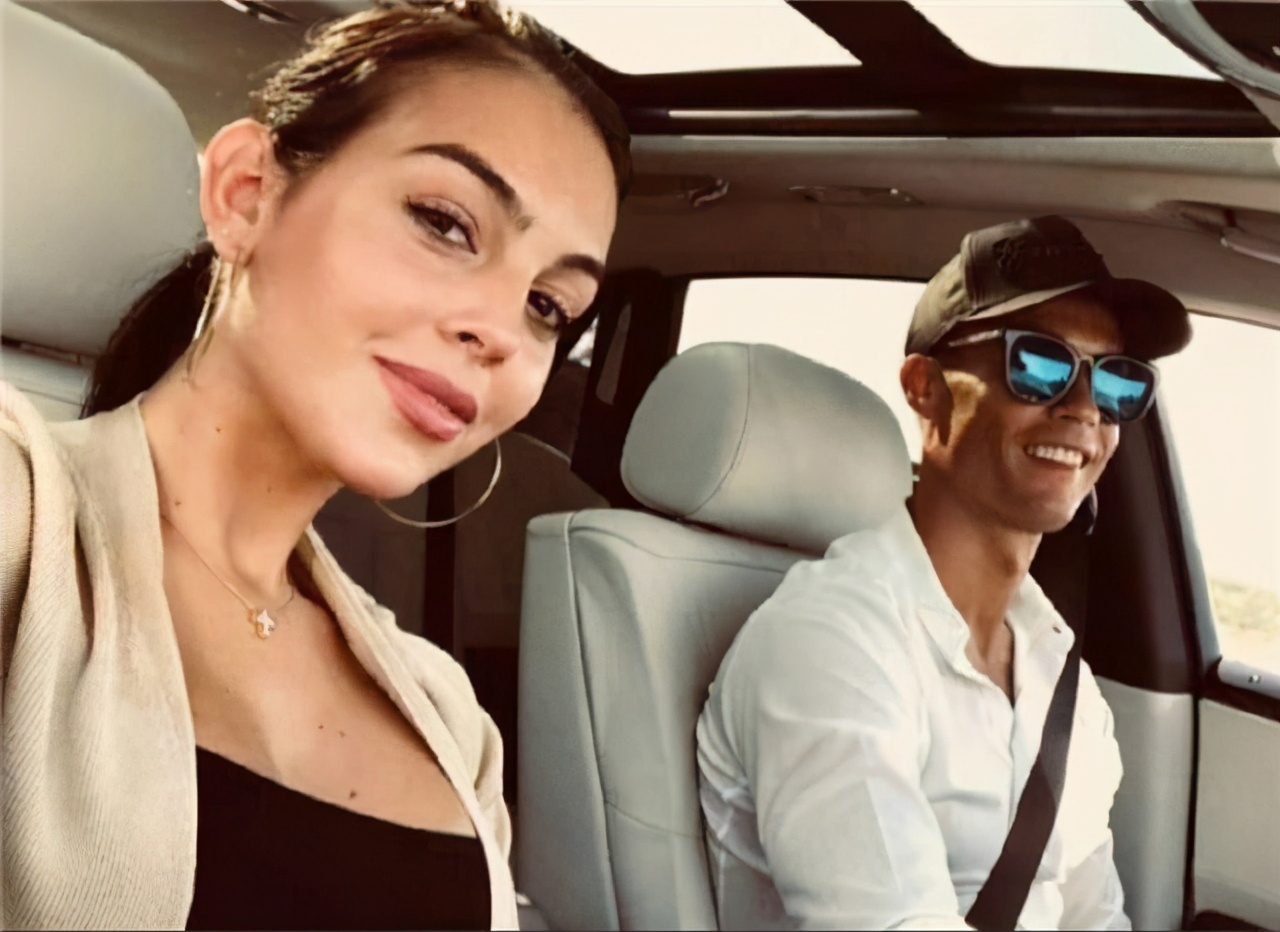 c罗乔治娜太太团,太太团乔治娜