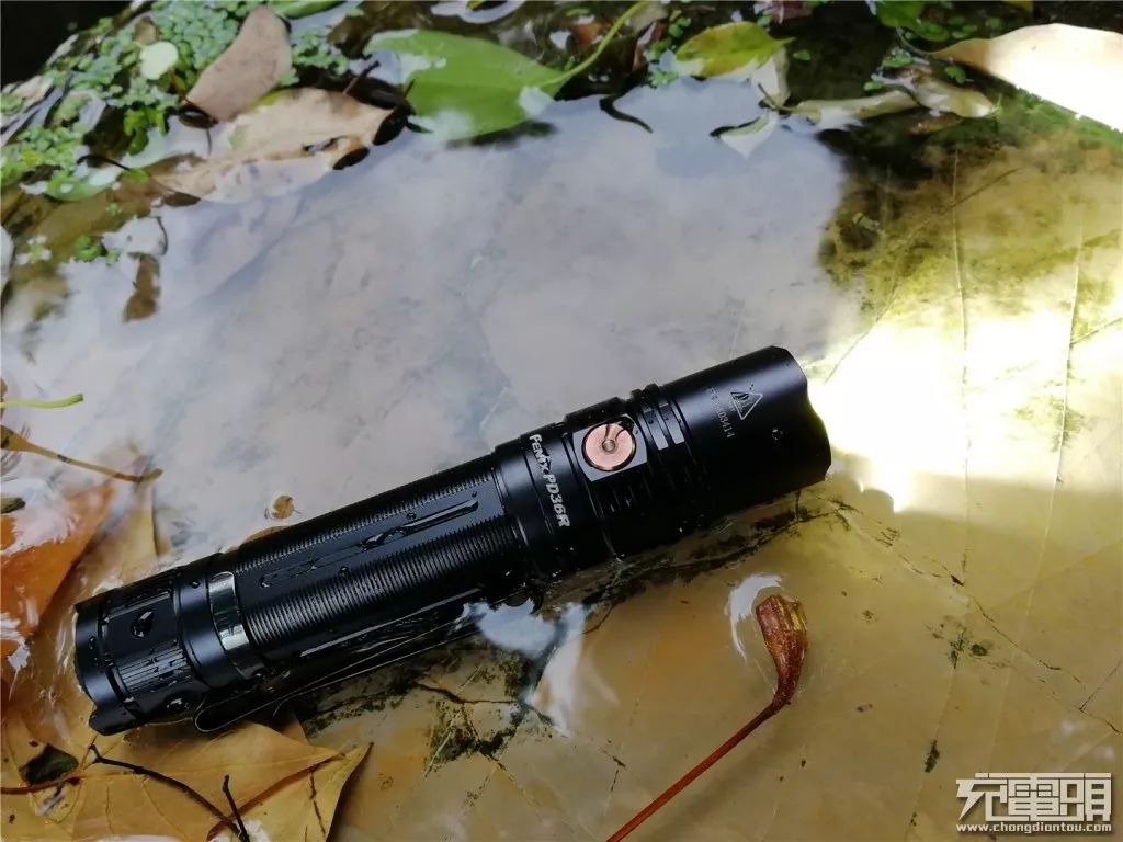 fenix菲尼克斯pd36r强光手电测评,fenixpd36rv2.0战术手电筒