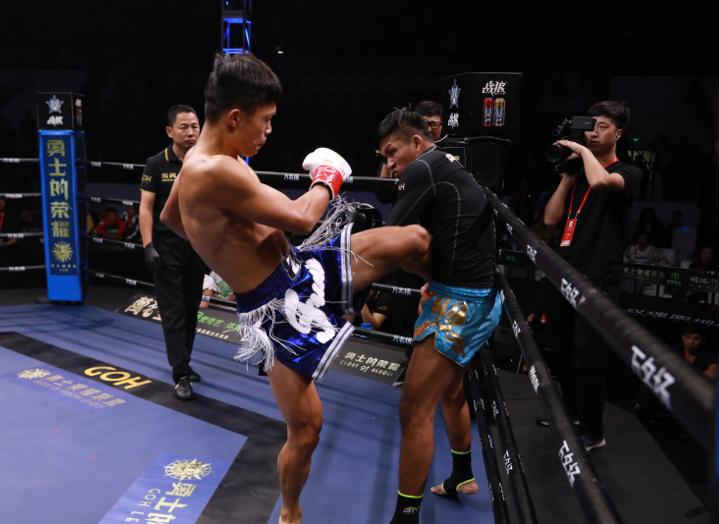 大东翔石帅的偶像邱建良,邱建良高扫腿