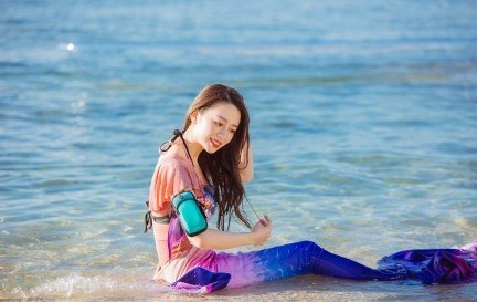 吉娜爱丽丝和女星同框,吉娜爱丽丝个人写真