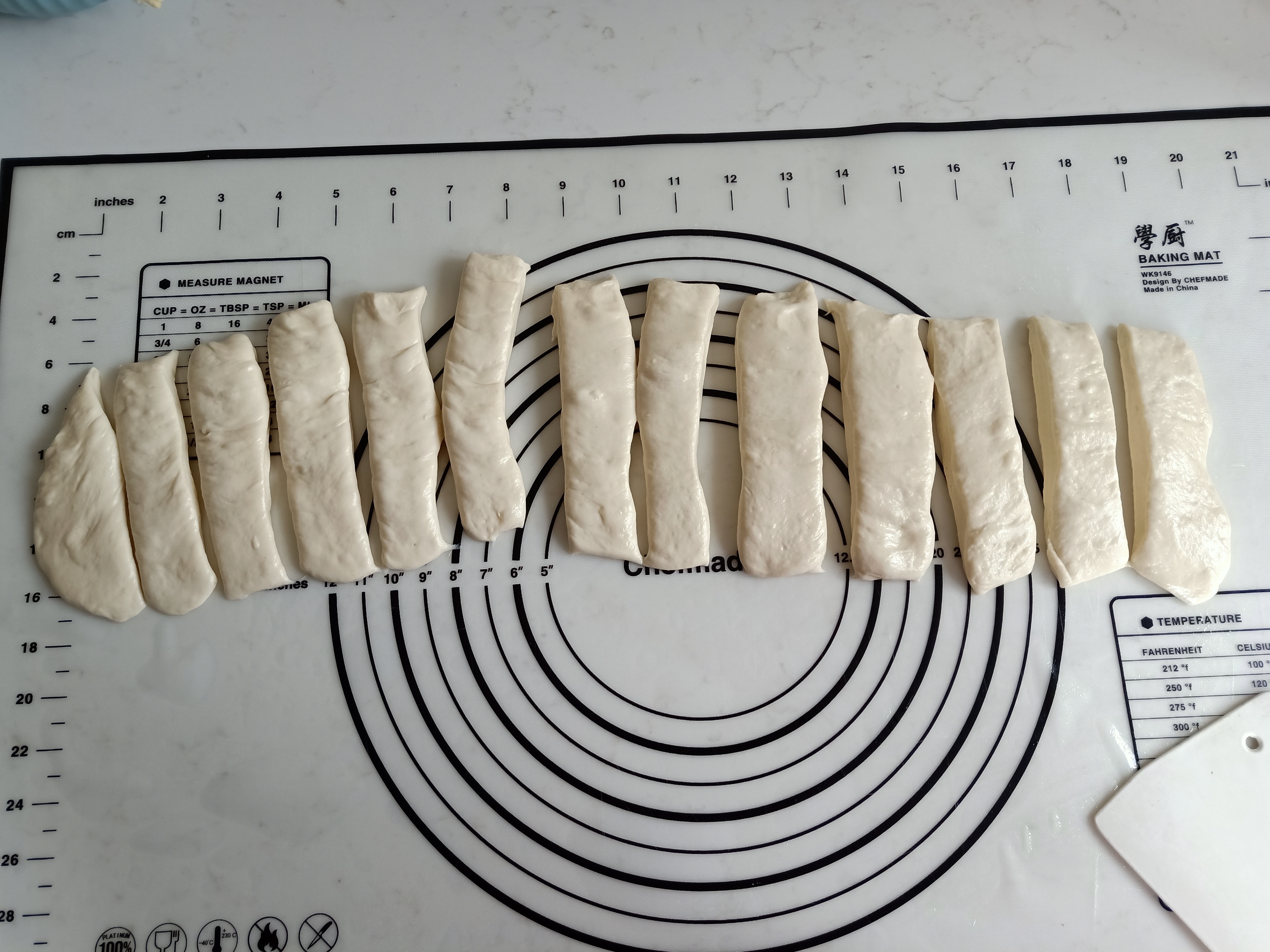 在家无聊做油饼,在家无聊学着做油条