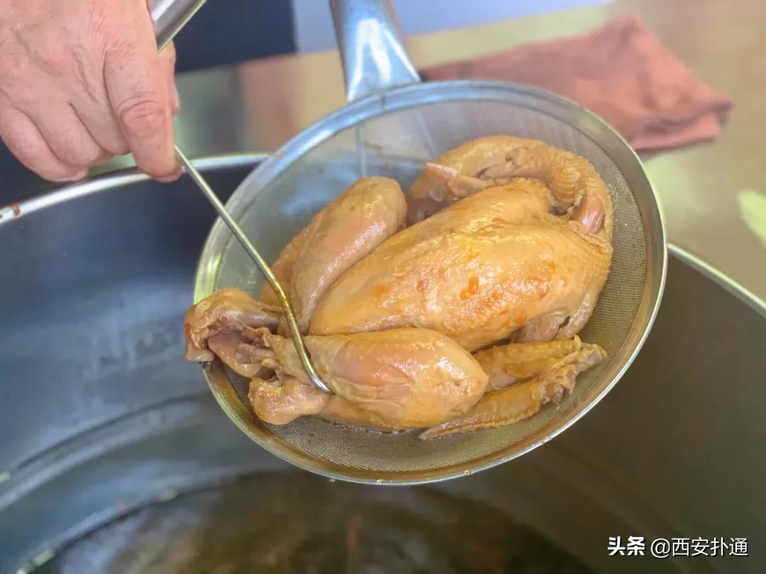 先卤后炸的火锅鸡,先卤后炸全鸡图片